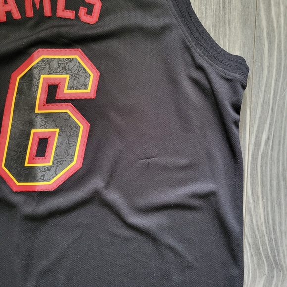 Adidas Black Heat Jersey Lebron James - Picture 6 of 6